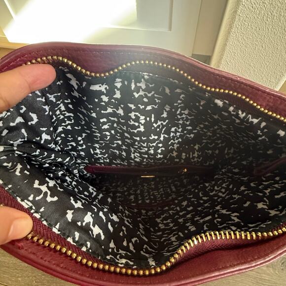 Guess‎ Ladies Handbag Satchel Tote Bag Wine Modern Simplicity - Picture 5 of 8